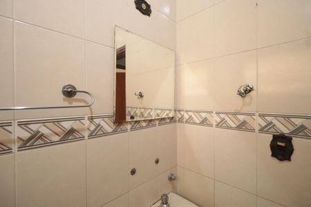 Casa à venda com 215m², 3 quartos e 2 vagasBanheiro Social