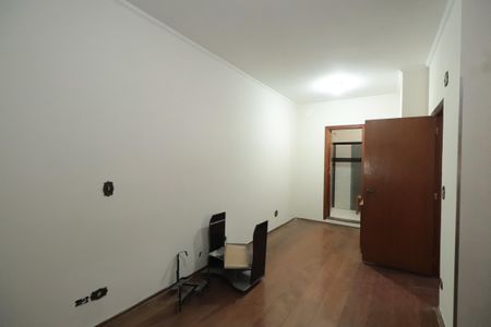 Casa à venda com 215m², 3 quartos e 2 vagasQuarto 2 - Suíte