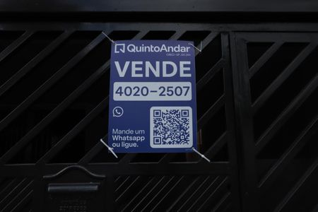 Casa à venda com 215m², 3 quartos e 2 vagasFachada