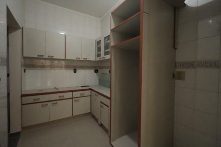 Casa à venda com 215m², 3 quartos e 2 vagasCozinha