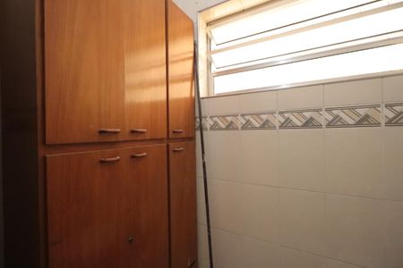 Casa à venda com 215m², 3 quartos e 2 vagasBanheiro Social