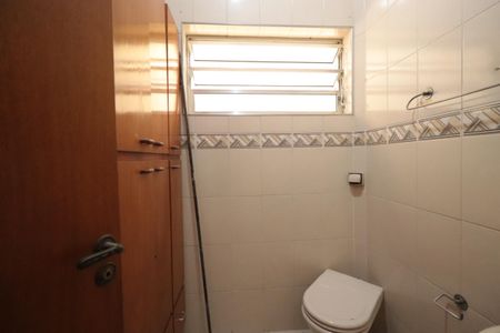 Casa à venda com 215m², 3 quartos e 2 vagasBanheiro Social