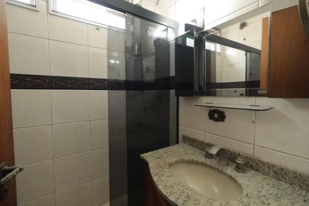 Casa à venda com 215m², 3 quartos e 2 vagasBanheiro da Suíte 1