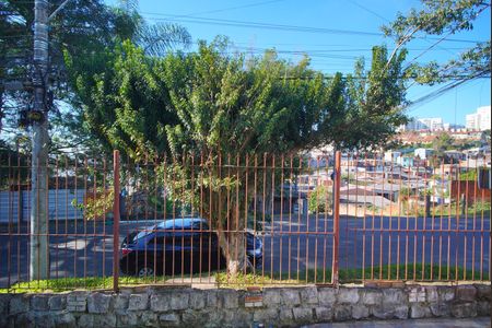 Quarto 1 - Vista de casa para alugar com 3 quartos, 325m² em Vila Jardim, Porto Alegre