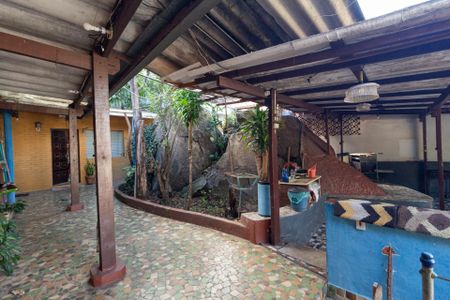 Casa à venda com 230m², 3 quartos e 3 vagas Casa à venda com 230m², 3 quartos e 3 vagasQuintal