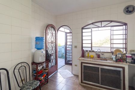 Casa à venda com 230m², 3 quartos e 3 vagas Casa à venda com 230m², 3 quartos e 3 vagasCozinha