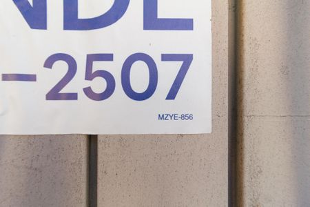Casa à venda com 230m², 3 quartos e 3 vagas Casa à venda com 230m², 3 quartos e 3 vagasPlaca MZYE-856