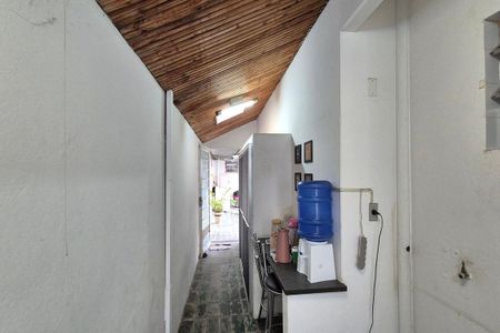 Casa à venda com 85m², 4 quartos e 4 vagas Casa à venda com 85m², 4 quartos e 4 vagasCorredor