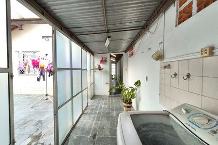 Casa à venda com 85m², 4 quartos e 4 vagas Casa à venda com 85m², 4 quartos e 4 vagasÁrea de Serviço