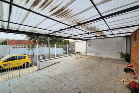 Casa à venda com 85m², 4 quartos e 4 vagas Casa à venda com 85m², 4 quartos e 4 vagasGaragem