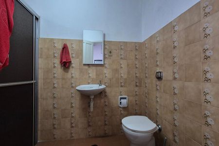 Casa à venda com 85m², 4 quartos e 4 vagas Casa à venda com 85m², 4 quartos e 4 vagasBanheiro