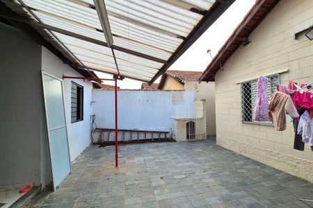 Casa à venda com 85m², 4 quartos e 4 vagas Casa à venda com 85m², 4 quartos e 4 vagasQuintal
