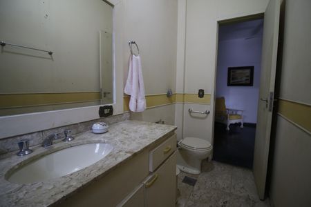 Casa de condomínio para alugar com 192m², 3 quartos e 2 vagasBanheiro