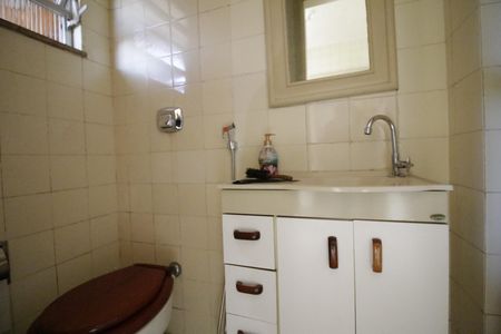 Casa de condomínio para alugar com 192m², 3 quartos e 2 vagasBanheiro de serviço