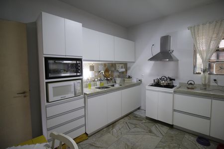 Casa de condomínio para alugar com 192m², 3 quartos e 2 vagasCozinha