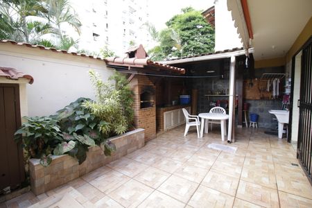 Casa de condomínio para alugar com 192m², 3 quartos e 2 vagasQuintal e churrasqueira 