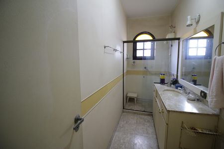 Casa de condomínio para alugar com 192m², 3 quartos e 2 vagasBanheiro