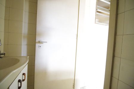 Casa de condomínio para alugar com 192m², 3 quartos e 2 vagasBanheiro de serviço
