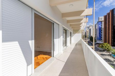 Apartamento à venda com 202m², 3 quartos e 1 vaga Apartamento à venda com 202m², 3 quartos e 1 vagaFoto 01