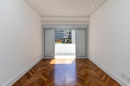 Apartamento à venda com 202m², 3 quartos e 1 vaga Apartamento à venda com 202m², 3 quartos e 1 vagaFoto 09
