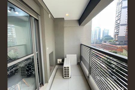 Studio para alugar com 29m², 1 quarto e sem vaga Studio para alugar com 29m², 1 quarto e sem vagaVaranda