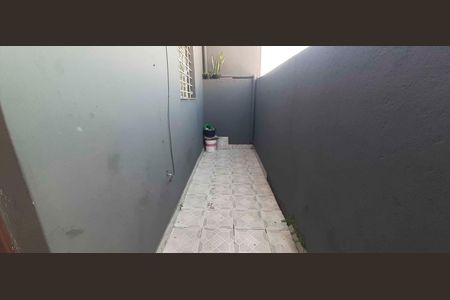Casa para alugar com 50m², 2 quartos e 1 vaga Casa para alugar com 50m², 2 quartos e 1 vagaQuintal