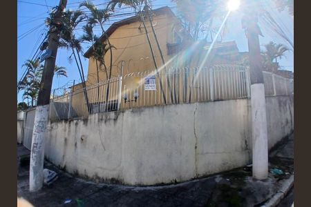 Casa de condomínio para alugar com 106m², 2 quartos e 1 vaga Casa de condomínio para alugar com 106m², 2 quartos e 1 vagaFachada / Placa