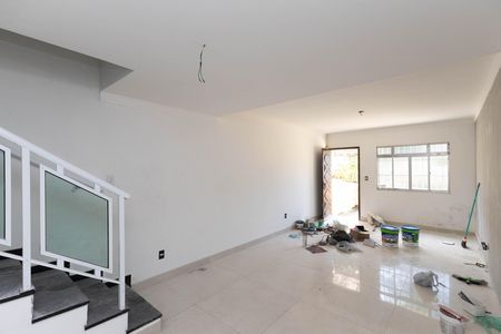 Casa de condomínio para alugar com 106m², 2 quartos e 1 vaga Casa de condomínio para alugar com 106m², 2 quartos e 1 vagaSala
