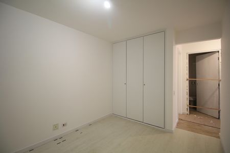 Apartamento à venda com 102m², 3 quartos e 2 vagasQuarto 2