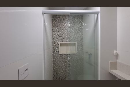 Banheiro de apartamento para alugar com 2 quartos, 52m² em Utinga, Santo André