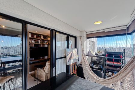 Apartamento à venda com 73m², 2 quartos e 1 vagaVaranda