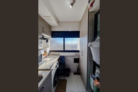 Apartamento à venda com 73m², 2 quartos e 1 vagaÁrea de Serviço