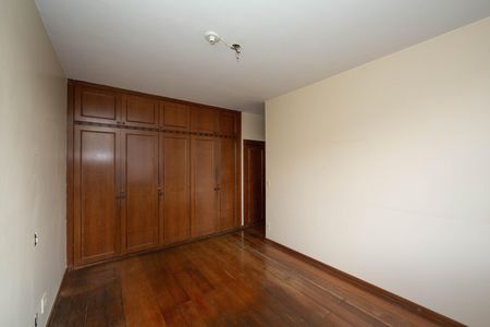 Apartamento à venda com 180m², 4 quartos e 2 vagas Apartamento à venda com 180m², 4 quartos e 2 vagasQUARTO4
