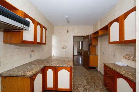 Apartamento à venda com 180m², 4 quartos e 2 vagas Apartamento à venda com 180m², 4 quartos e 2 vagasCOZINHA