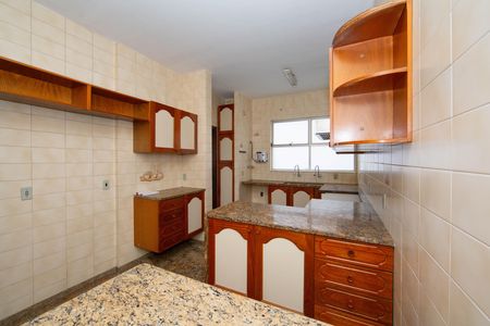 Apartamento à venda com 180m², 4 quartos e 2 vagas Apartamento à venda com 180m², 4 quartos e 2 vagasCOZINHA