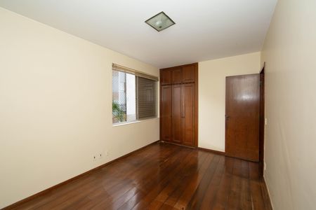 Apartamento à venda com 180m², 4 quartos e 2 vagas Apartamento à venda com 180m², 4 quartos e 2 vagasQUARTO2