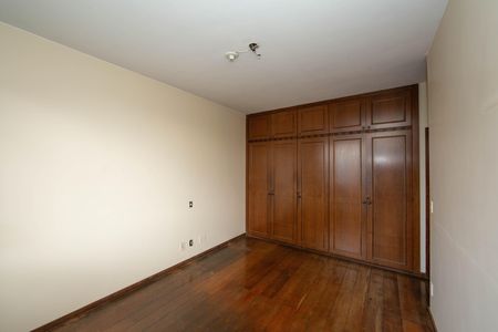 Apartamento à venda com 180m², 4 quartos e 2 vagas Apartamento à venda com 180m², 4 quartos e 2 vagasQUARTO4