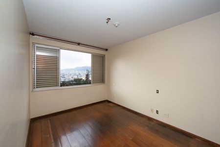 Apartamento à venda com 180m², 4 quartos e 2 vagas Apartamento à venda com 180m², 4 quartos e 2 vagasQUARTO4