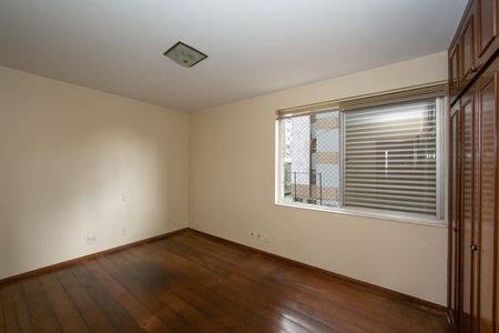 Apartamento à venda com 180m², 4 quartos e 2 vagas Apartamento à venda com 180m², 4 quartos e 2 vagasQUARTO2