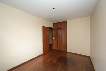 Apartamento à venda com 180m², 4 quartos e 2 vagas Apartamento à venda com 180m², 4 quartos e 2 vagasQUARTO3