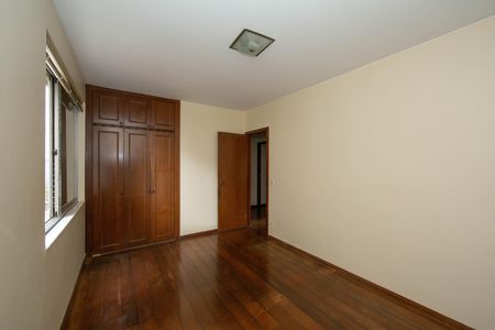 Apartamento à venda com 180m², 4 quartos e 2 vagas Apartamento à venda com 180m², 4 quartos e 2 vagasQUARTO2