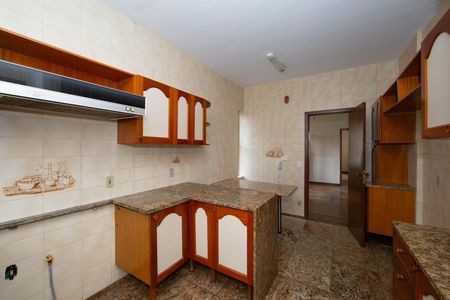 Apartamento à venda com 180m², 4 quartos e 2 vagas Apartamento à venda com 180m², 4 quartos e 2 vagasCOZINHA