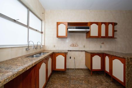 Apartamento à venda com 180m², 4 quartos e 2 vagas Apartamento à venda com 180m², 4 quartos e 2 vagasCOZINHA