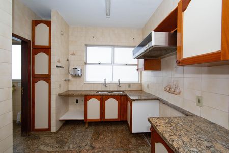 Apartamento à venda com 180m², 4 quartos e 2 vagas Apartamento à venda com 180m², 4 quartos e 2 vagasCOZINHA