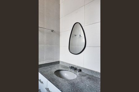 Apartamento para alugar com 106m², 3 quartos e 1 vaga Apartamento para alugar com 106m², 3 quartos e 1 vagaBanheiro da Suíte