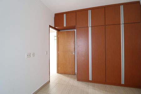 Apartamento para alugar com 74m², 3 quartos e 2 vagasQuarto 3 - Suíte