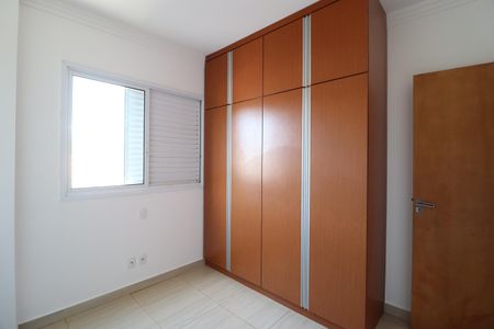 Apartamento para alugar com 74m², 3 quartos e 2 vagasQuarto 2