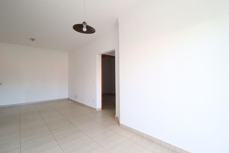 Apartamento para alugar com 74m², 3 quartos e 2 vagasSala