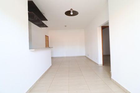 Apartamento para alugar com 74m², 3 quartos e 2 vagasSala