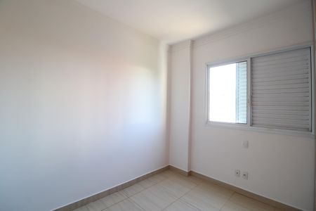 Apartamento para alugar com 74m², 3 quartos e 2 vagasQuarto 2